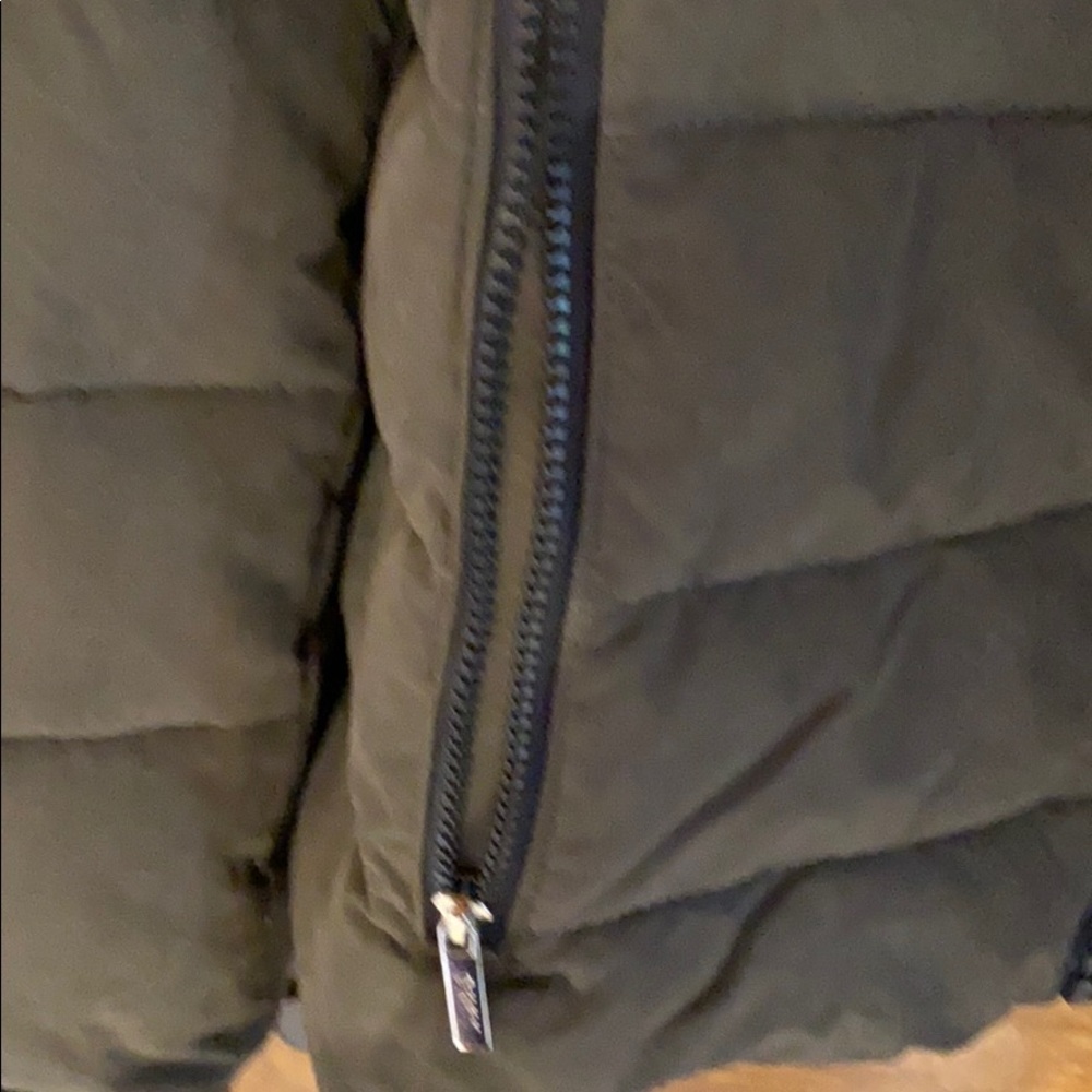 DKNY Heavy winter jacket - Picture 8 of 8